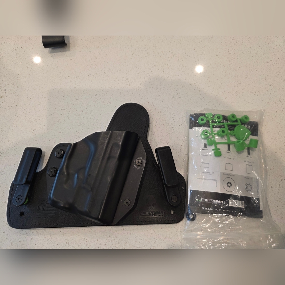 Alien Gear Cloak Tuck 3.0